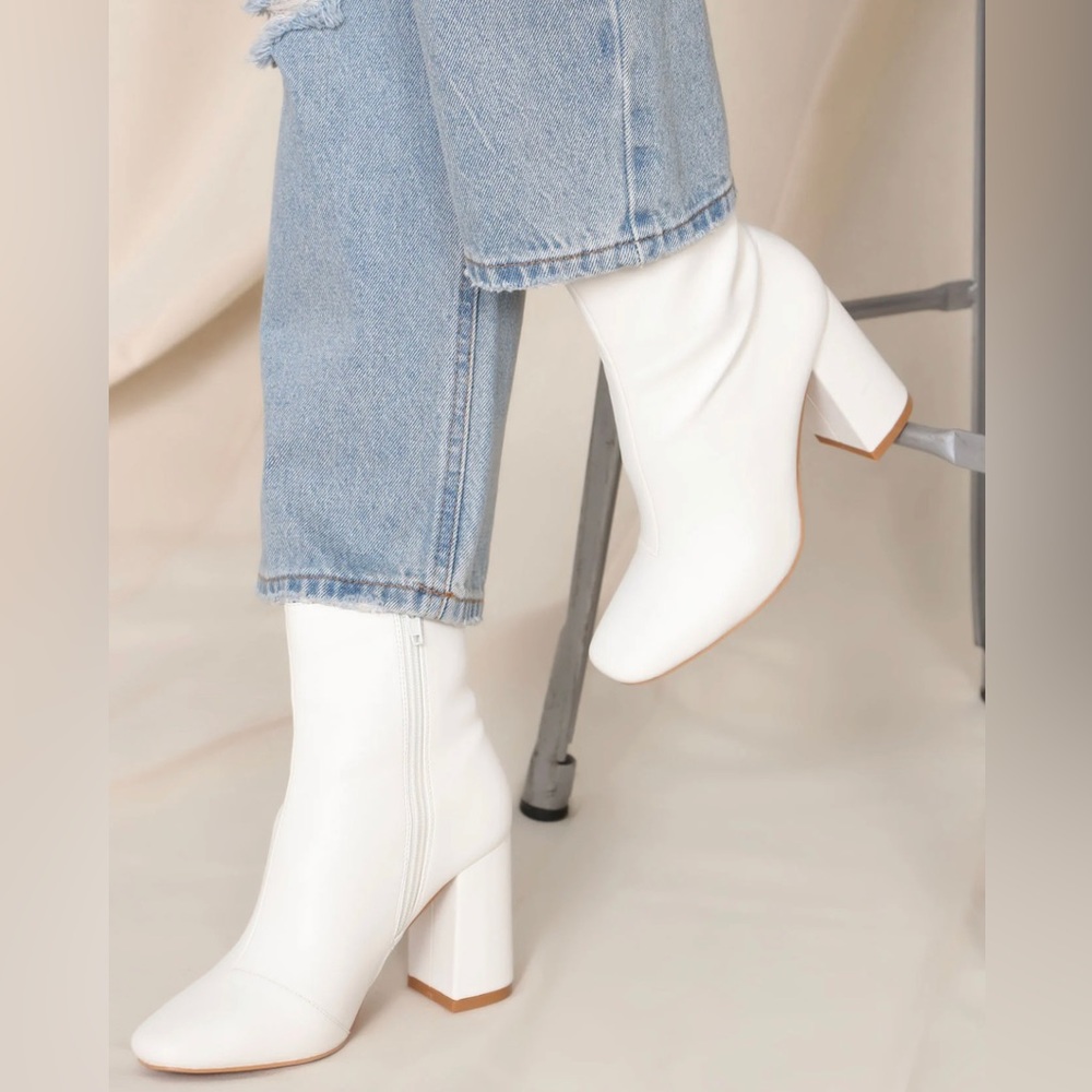 Janeen Ankle Booties